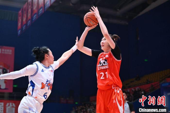 四川女篮主场击败上海女篮实现七连胜，展现强