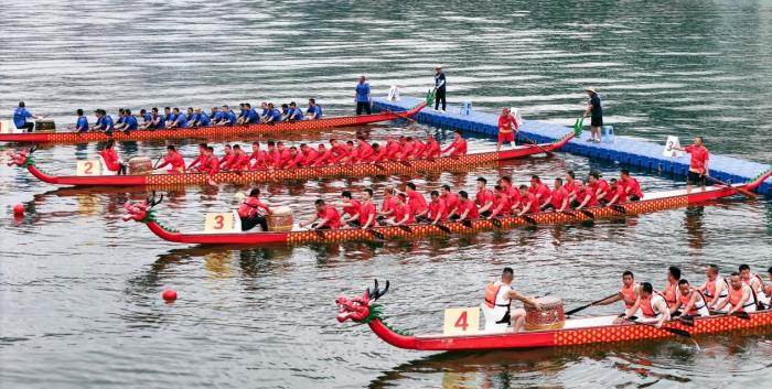 2025全国龙舟大联动巫山开赛 两江铁人队勇夺冠军