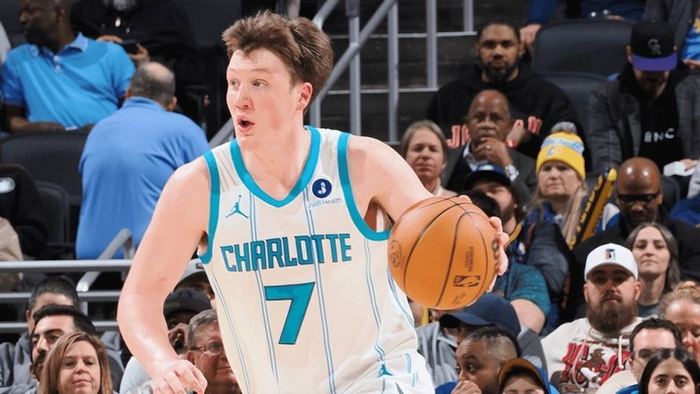 康·克尼普尔高效三分反超库珀·弗拉格领跑最佳