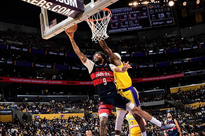 湖人轻取奇才尚帕尼独揽18+4+2助成全场最佳