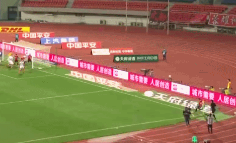 罗慕洛三度角球破门创中超纪录 球迷呼吁加速归