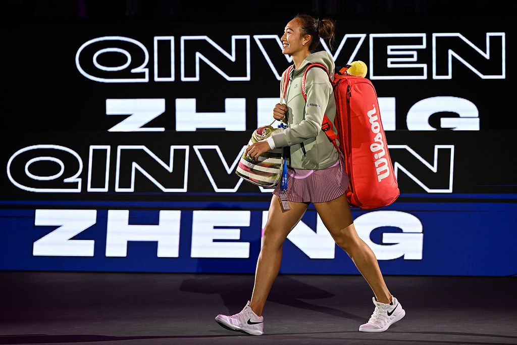 郑钦文在WTA年终总决赛小组赛首胜后仍有望出线