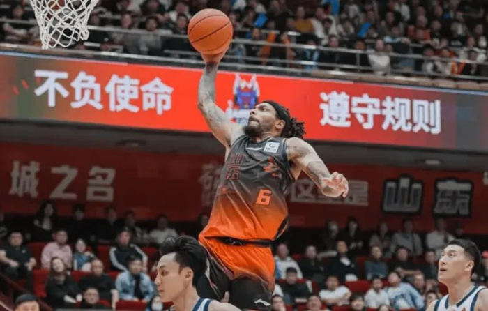 山东双星闪耀力克广东 许梦君三分神准刘毅攻防