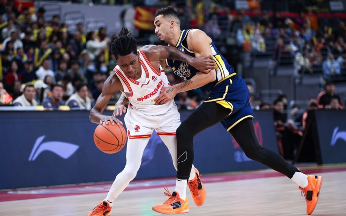 深圳男篮末节逆转北控史密斯36分绝杀创纪录