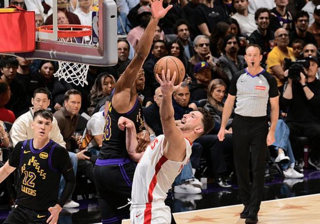 火箭季后赛惨败湖人 数据垫底暴露战术短板